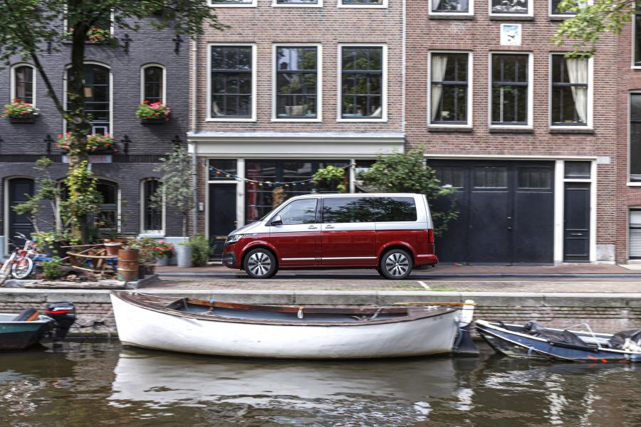  Volkswagen Multivan Bulli (T6.1) 2019 года  (фото 32 из 86)